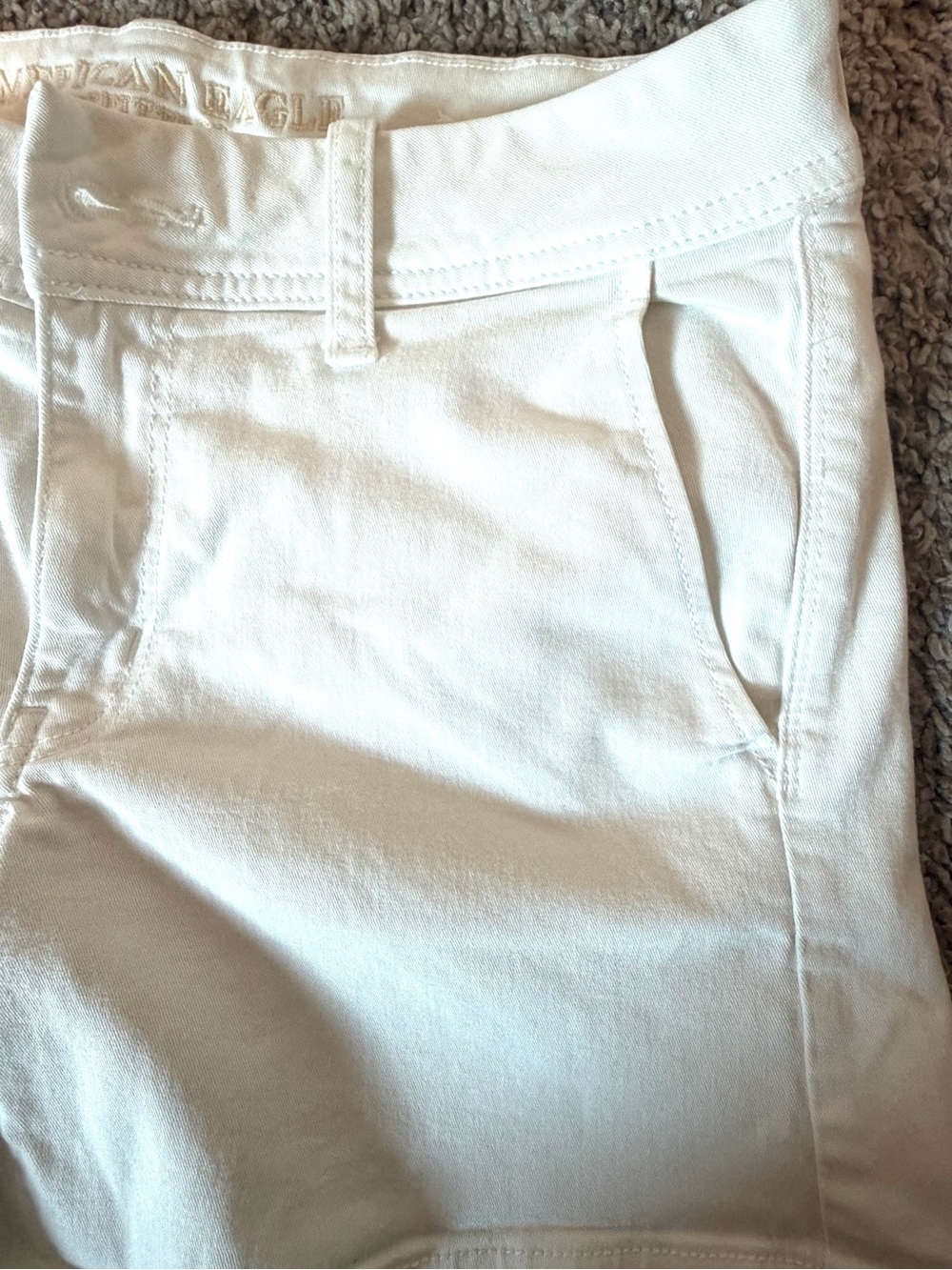 American Eagle Outfitters White Women's Shorts - Picture 4 of 7